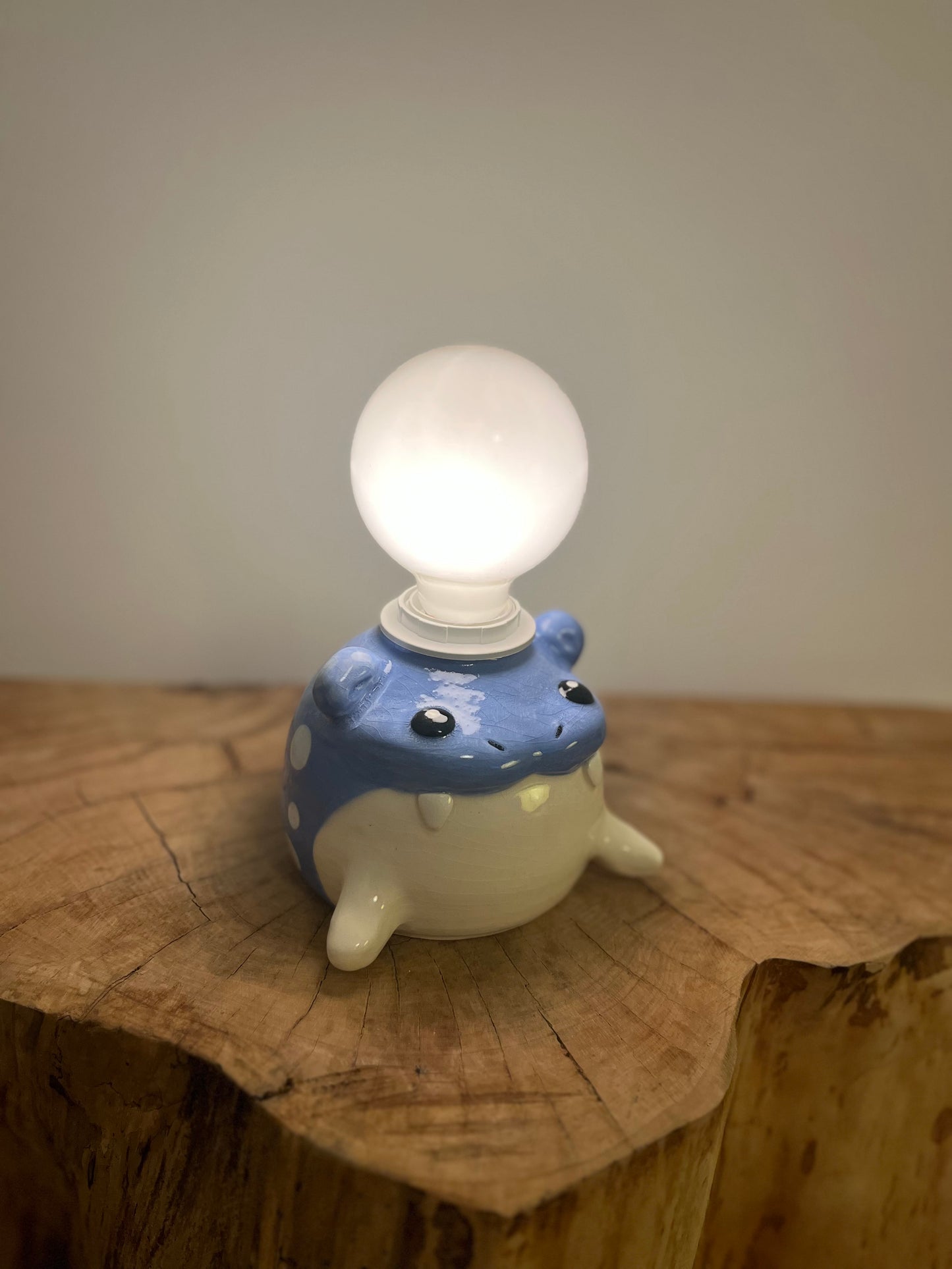 SECONDS Spheal Lamp